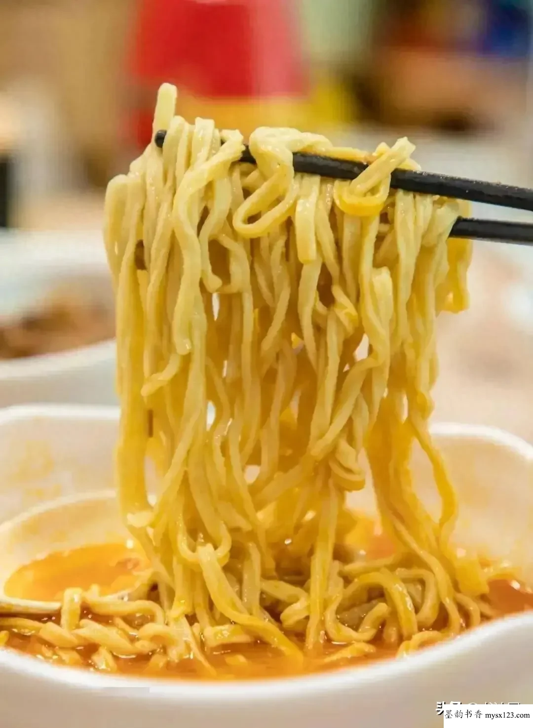 看看“方便面鼻祖”的书法，价值高达2000万，当代专家不及他一成 历代书法 第1张