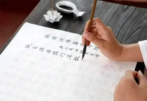 江湖体与传统书法的界限在哪里，江湖体是否有艺术价值? 书画知识 第6张
