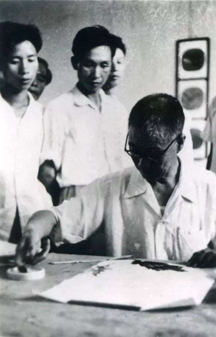 潘天寿：中国画离不开形与色 名人名家 第1张