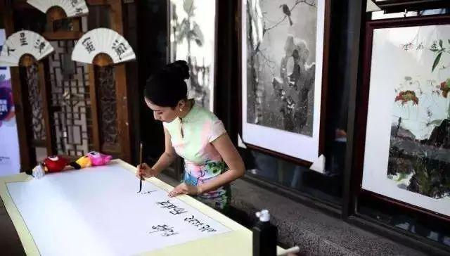 学书法，临碑好还是临帖好？ 书画知识 第3张
