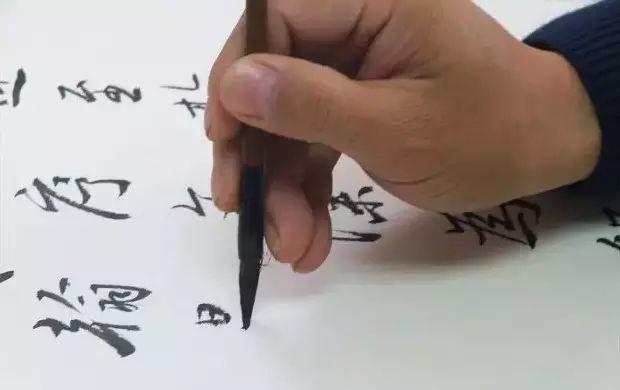 学书法，为什么不建议写大字？ 书画知识 第3张