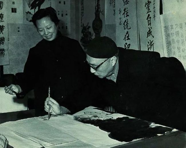 谢稚柳笔下的荷花，凝静含蓄中见潇洒！ 历代国画 第1张