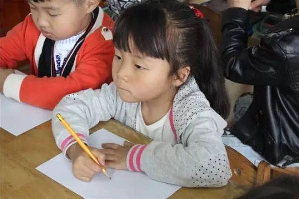 规范学前写字姿势 养成良好书写习惯 未分类 第12张-墨韵书香 规范学前写字姿势 养成良好书写习惯 未分类 第12张