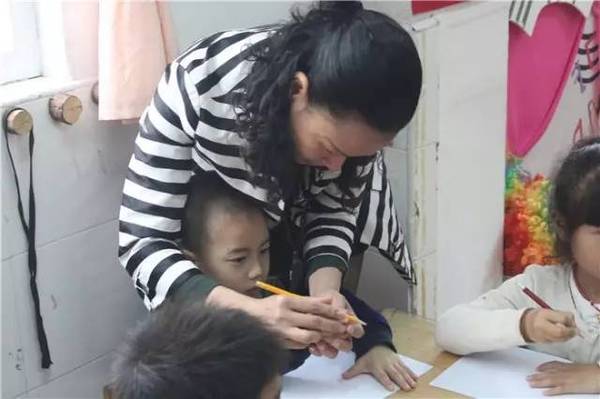 规范学前写字姿势 养成良好书写习惯 未分类 第16张-墨韵书香 规范学前写字姿势 养成良好书写习惯 未分类 第16张