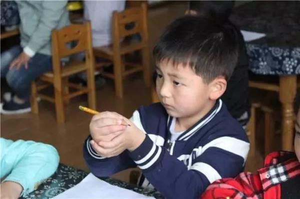 规范学前写字姿势 养成良好书写习惯 未分类 第13张-墨韵书香 规范学前写字姿势 养成良好书写习惯 未分类 第13张
